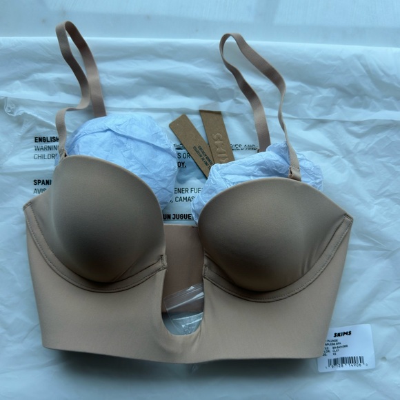 SKIMS Deep Plunge Shapewear Bra in Clay - Picture 7 of 9